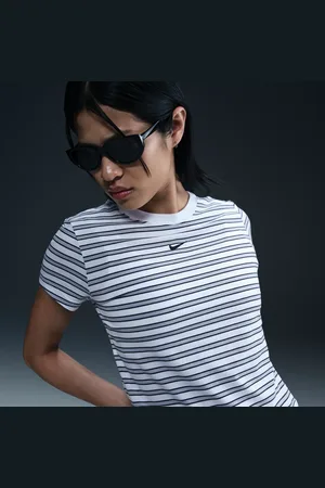 Nike Damski dopasowany T-shirt w paski Sportswear Chill Knit