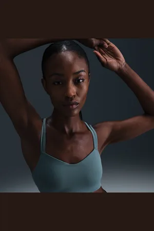Nike Damski stanik sportowy z wkładkami zapewniający lekkie wsparcie Zenvy Strappy