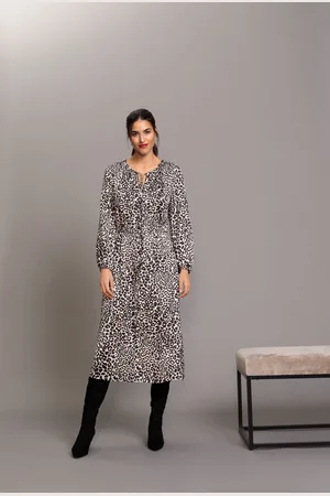 Olsen Wiskozowa sukienka z wiązaniem z panterkowym wzorem - Tres Chic