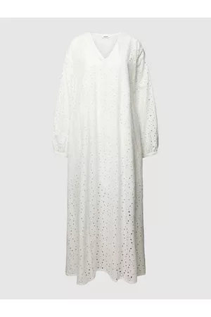 minimum Kobieta Sukienki Dzienne - Sukienka midi z haftem angielskim na całej powierzchni model ‘PILMA’