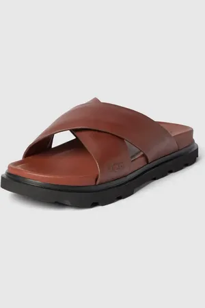 UGG Klapki z szerokim paskiem model ‘CAPITOLA CROSS SLIDE’