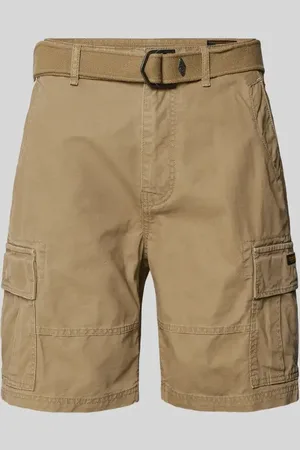 Superdry Szorty cargo o kroju regular fit z paskiem