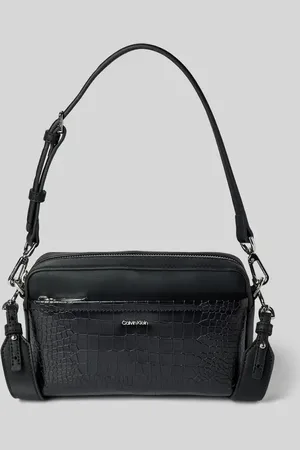 Calvin Klein Torba camera bag z fakturowanym wzorem model ‘CK MUST’
