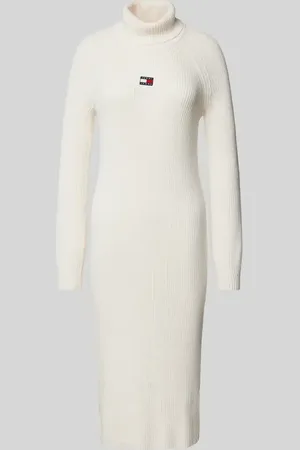 Tommy Hilfiger Sukienka z dzianiny z golfem i naszywką z logo