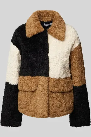 EDITED the label Kurtka z futerka z kieszeniami z patką model ‘Carly’