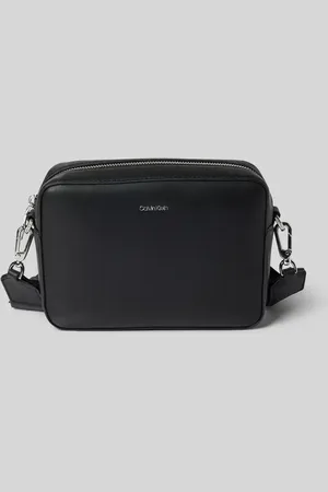 Calvin Klein Torba na ramię z aplikacją z logo model ‘CK MUST’