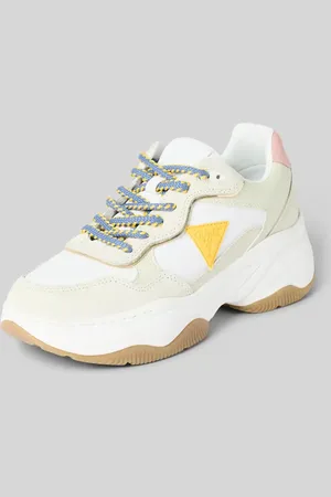 Guess Sneakersy z naszywką z logo model ‘HAPYY’