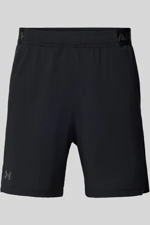 Under Armour Szorty o kroju regular fit z elastycznym pasem z logo model ‘Vanish’