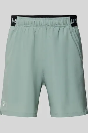 Under Armour Szorty o kroju regular fit z elastycznym pasem z logo model ‘Vanish’
