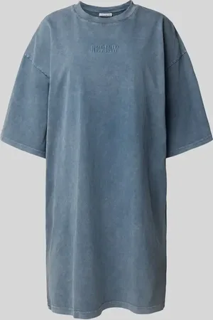 Review Sukienka T-shirtowa o długości do kolan z okrągłym dekoltem