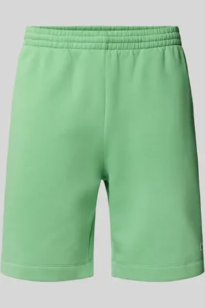 Lacoste Szorty z dzianiny dresowej o kroju regular fit z naszywką z logo