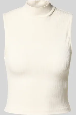 EDITED the label Top z golfem model ‘Kaori’