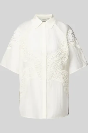 Copenhagen Muse Bluzka o kroju regular fit z haftem angielskim model ‘MOLLY’