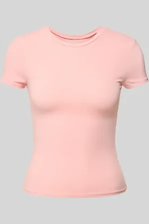 Review T-shirt z prążkowanym okrągłym dekoltem