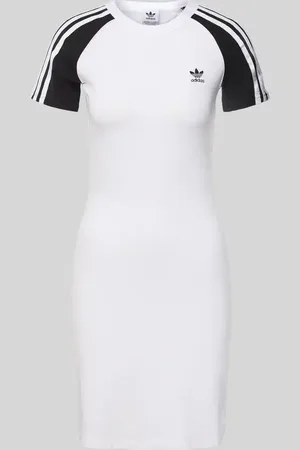 adidas Sukienka T-shirtowa z wyhaftowanym logo