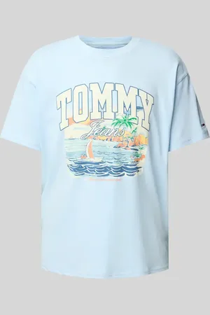 Tommy Hilfiger T-shirt o kroju relaxed fit z nadrukiem z motywem