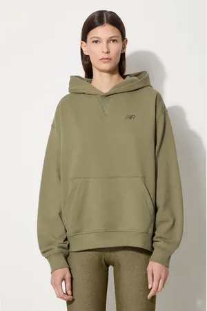 New Balance Bluza bawełniana WT41537DEK damska kolor z kapturem z aplikacją WT41537DEK