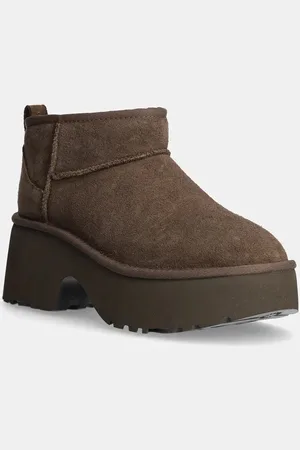 UGG Botki zamszowe Classic Ultra Mini New Heights damskie kolor na słupku ocieplone 1158311-HCK