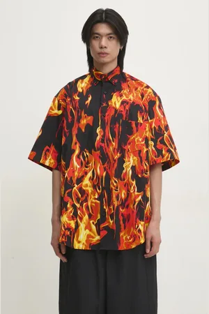 Vetements Koszula bawełniana Fire Shortsleeve męska kolor relaxed z kołnierzykiem button-down UA66SH430X