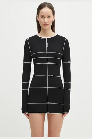 Vetements Sukienka Knitted Mini kolor mini dopasowana WA66KN100X