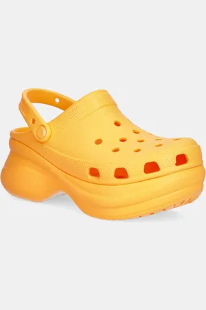 Crocs Klapki Classic Bae Clog W damskie kolor na platformie 206302.85Q
