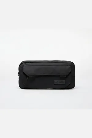 Under Armour Torebka Triumph Crossbody / / 3,5l