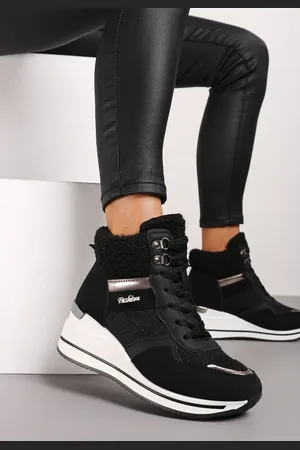 Renee Czarne Botki na Koturnie w Streetwearowym Stylu Ozdobione Futerkiem Arabelline