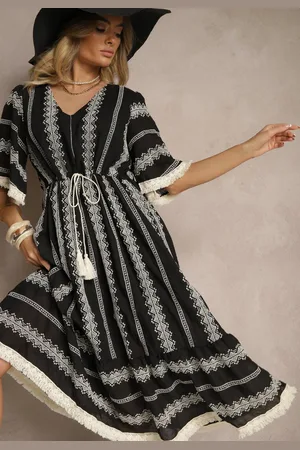 Renee Czarna Rozkloszowana Sukienka Boho z Bawełny Zdobiona Haftem i Wiązaniem Koriruna