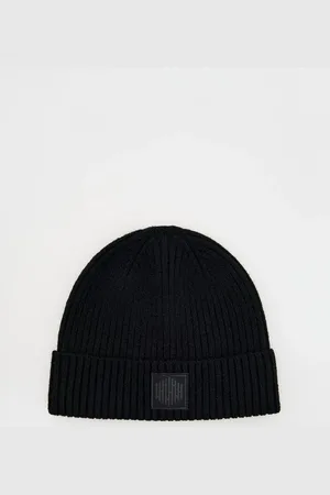 Reserved Czapka beanie z naszywką