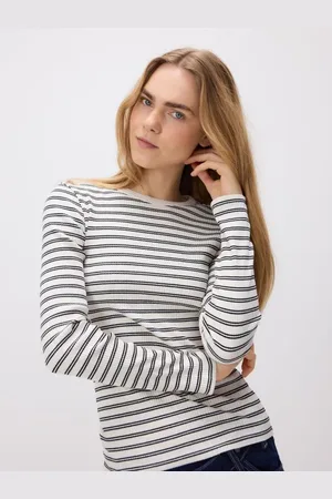 Reserved Longsleeve z prążkowanej dzianiny