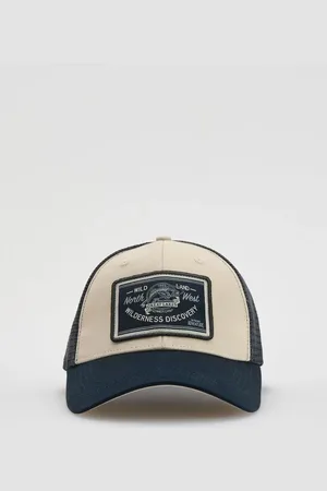 Reserved Czapka trucker z naszywką