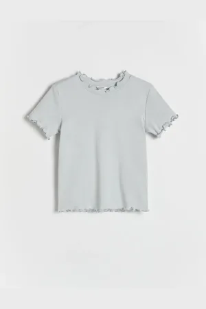 Reserved T-shirt z ozdobnym wykończeniem
