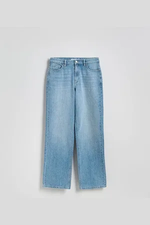 Reserved Jeansy straight z ozdobnymi aplikacjami