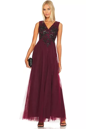 BCBG Max Azria Long Lace Evening Dress in - Burgundy. Size 0 (also in 2, 4, 6, 8, 10, 12, 14).