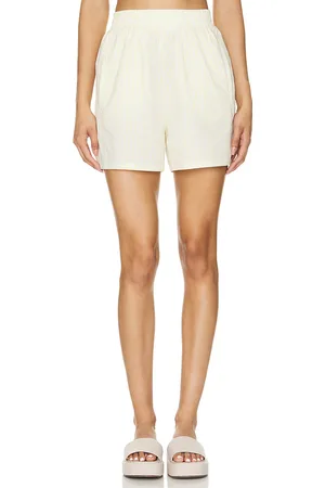 Line Nikki Short