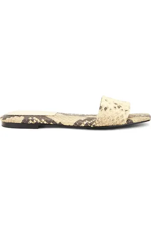 GOOD AMERICAN Embellished Flat