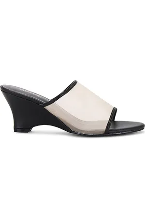 Raye Devora Wedge