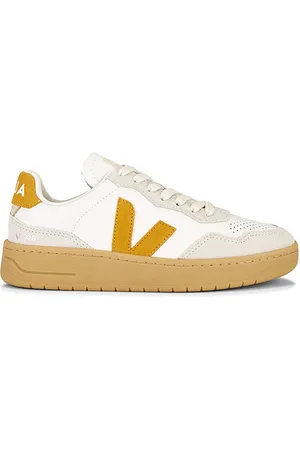 Veja V-90 Sneaker