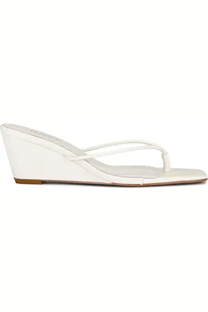 Raye Livy Wedge