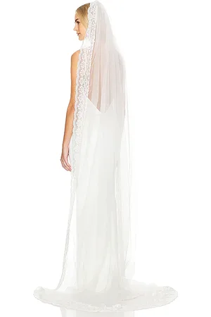 GIGI Lace Trim Veil