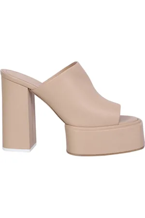 3Juin Buty, Kobieta, Beżowy, 40 EU, Zamsz, suede Platform mules by ; bold and anticonceptual, they show the brand more innovative and youthful side