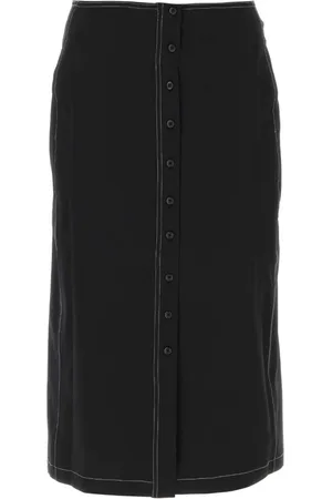 Low Classic Spódnice, Kobieta, Czarny, M, Czarna spódnica z krepy - Stylowa i elegancka