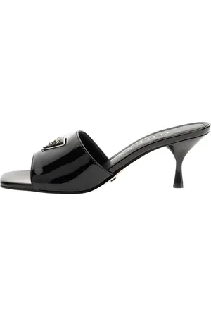 Guess Buty, Kobieta, Czarny, 41 EU, Czarne Lakierowane Sandały z Kwadratowym Nosem