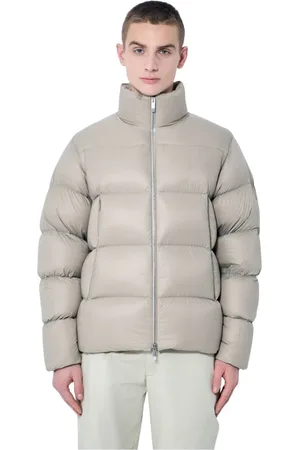 Moncler Kurtki, Mężczyzna, Beżowy, S, Nylon, Pikowana kurtka puchowa z naszywką z logo