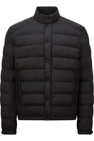Moncler Kurtki, Mężczyzna, Czarny, 3XL, Poliester, Klasyczna czarna kurtka puchowa z zamkiem błyskawicznym
