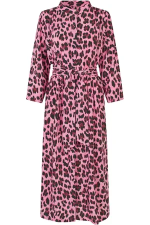 Lollys Laundry Sukienki, Kobieta, Różowy, M, Sukienka Maxi w Neonowy Różowy Leopardzi Wzór