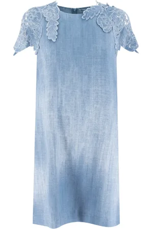 ERMANNO SCERVINO Sukienki, Kobieta, Niebieski, S, Denim, Sukienka midi inspirowana denimem z koronkowymi detalami