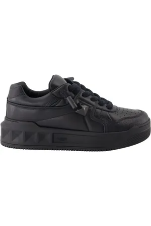 VALENTINO GARAVANI Buty, Mężczyzna, Czarny, 41 EU, Skóra, Czarne skórzane sneakersy z ćwiekami