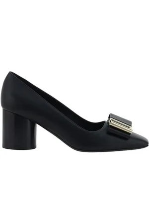 Salvatore Ferragamo Buty, Kobieta, Czarny, 40 1/2 EU, Skórzane Pompki z Geometrycznym Nosem i Kokardką