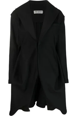 Issey Miyake Kurtki, Kobieta, Czarny, M, Czarny Oversize Plaszcz z Marszczeniem